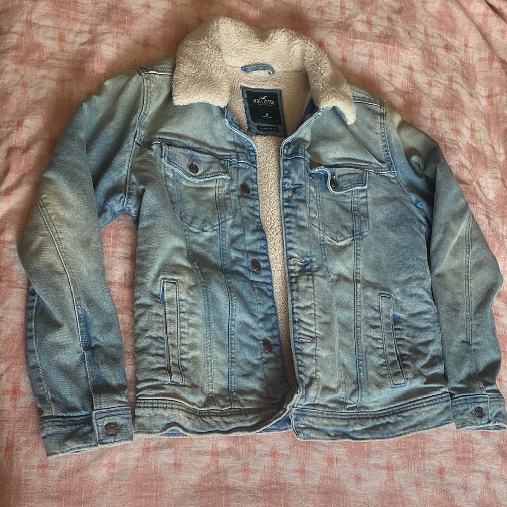 Hollister Faded Blue Denim Jacket with Cream Sherpa Collar